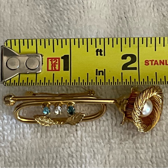 Kramer of New York Trumpet Coronet Brooch Pin Faux Pearl & Prong Set Stones - Picture 13 of 13